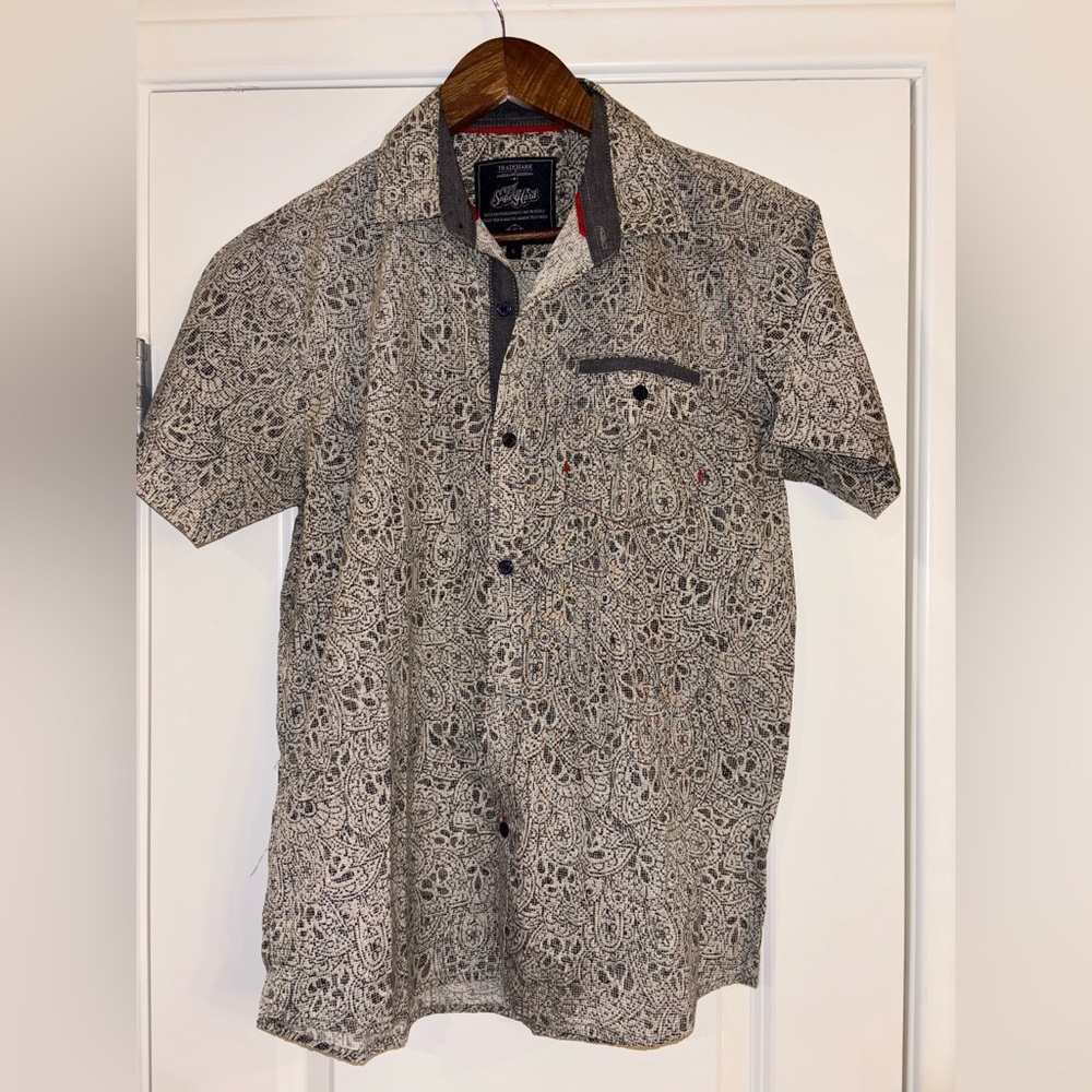 Men’s Slim Fitting Casual Button Down Shirt in Black and Gray